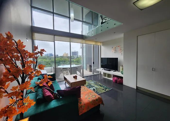 Spacious 1 Bedroom Mezzanine Apartment With Large Bath Views 2 Free Parking Spots
